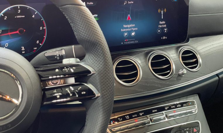 Mercedes Benz E220 4MATIC model 2020