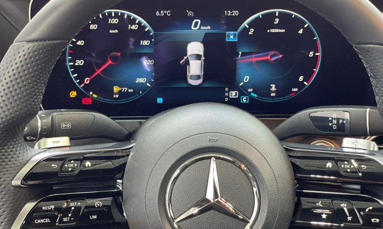 Mercedes Benz E220 4MATIC model 2020