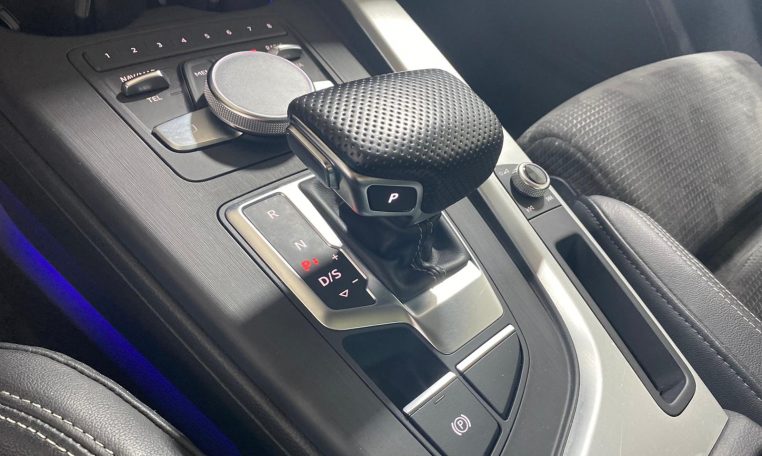 AUDI A4 2.0 TDI S tronic Sport