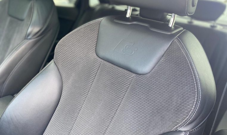 AUDI A4 2.0 TDI S tronic Sport