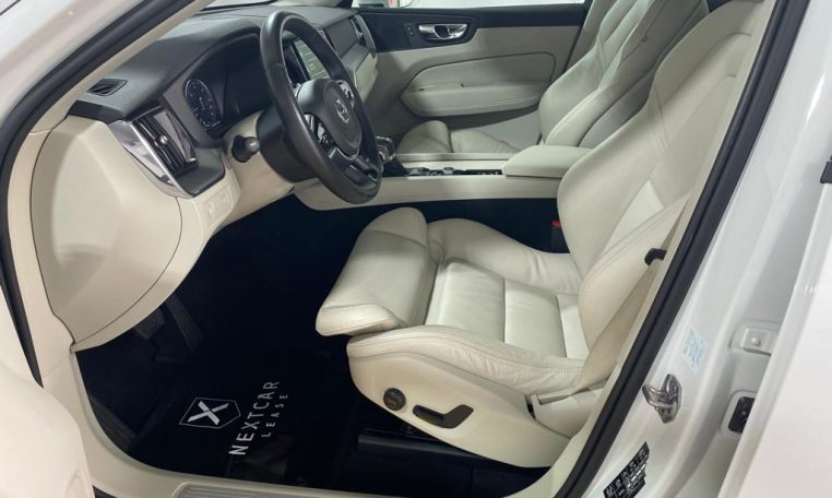 VOLVO XC60 D5 AWD Momentum