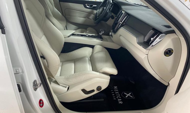 VOLVO XC60 D5 AWD Momentum