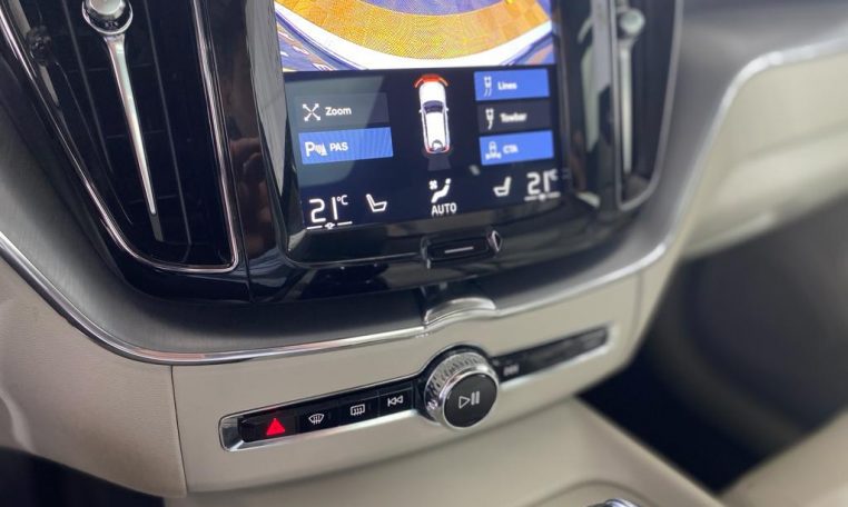 VOLVO XC60 D5 AWD Momentum