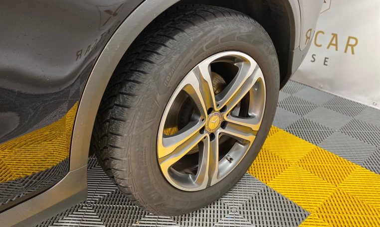 MERCEDES BENZ GLC 220 D 4-MATIC