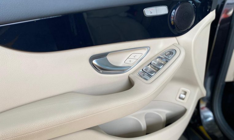 MERCEDES BENZ GLC 220 D 4-MATIC