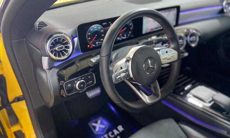 Mercedes-Benz CLA 250 AMG Line Night Panorama 360°