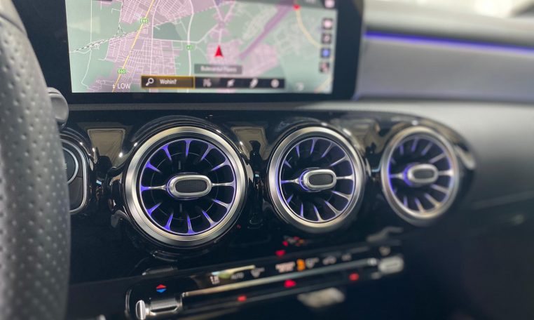 Mercedes-Benz CLA 250 AMG Line Night Panorama 360°