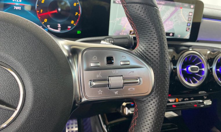 Mercedes-Benz CLA 250 AMG Line Night Panorama 360°