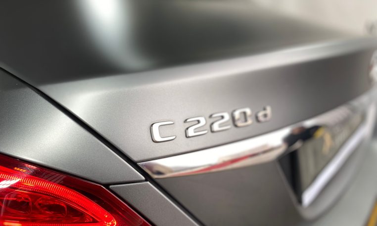 MERCEDES-BENZ C 220