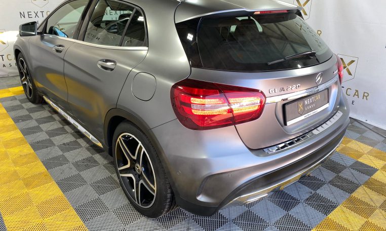 MERCEDES-BENZ GLA 220 4MATIC