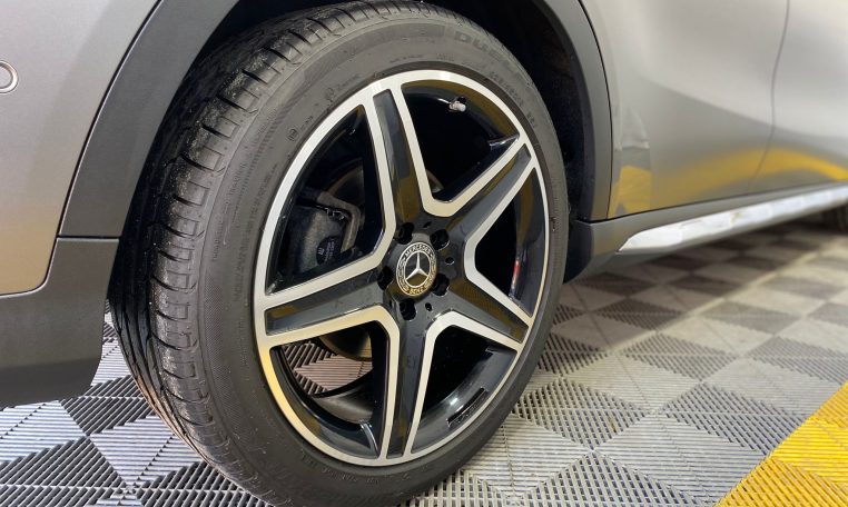 MERCEDES-BENZ GLA 220 4MATIC