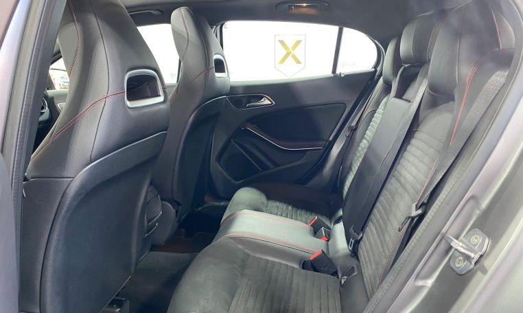 MERCEDES-BENZ GLA 220 4MATIC