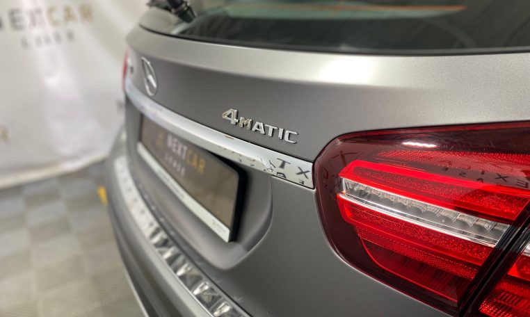 MERCEDES-BENZ GLA 220 4MATIC