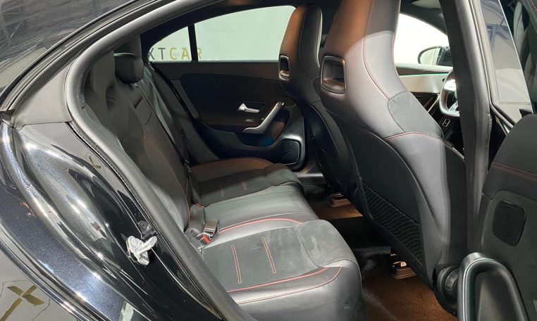 MERCEDES-BENZ CLA 180 d Coupe AMG Line