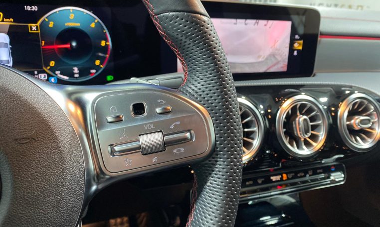 MERCEDES-BENZ CLA 180 d Coupe AMG Line