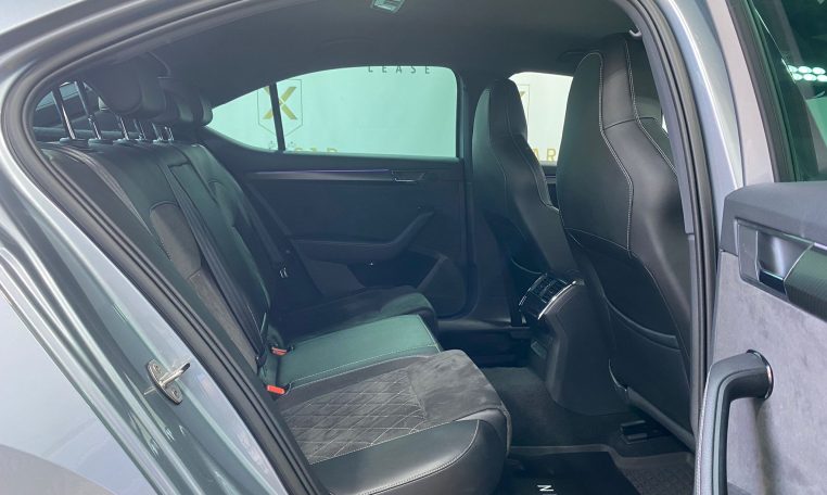 SKODA Superb 2.0 TDI DSG Style