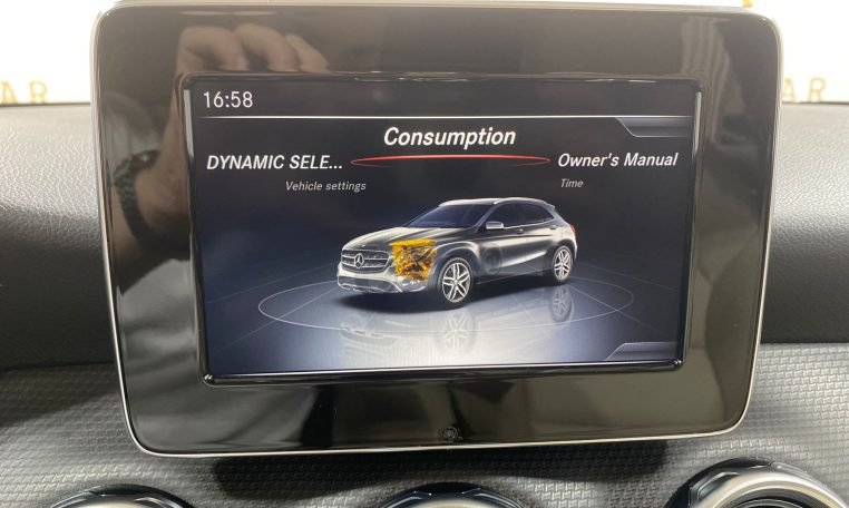 Mercedes Benz GLA 200d 4MATIC