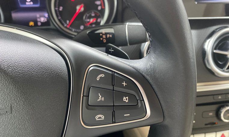 Mercedes Benz GLA 200d 4MATIC